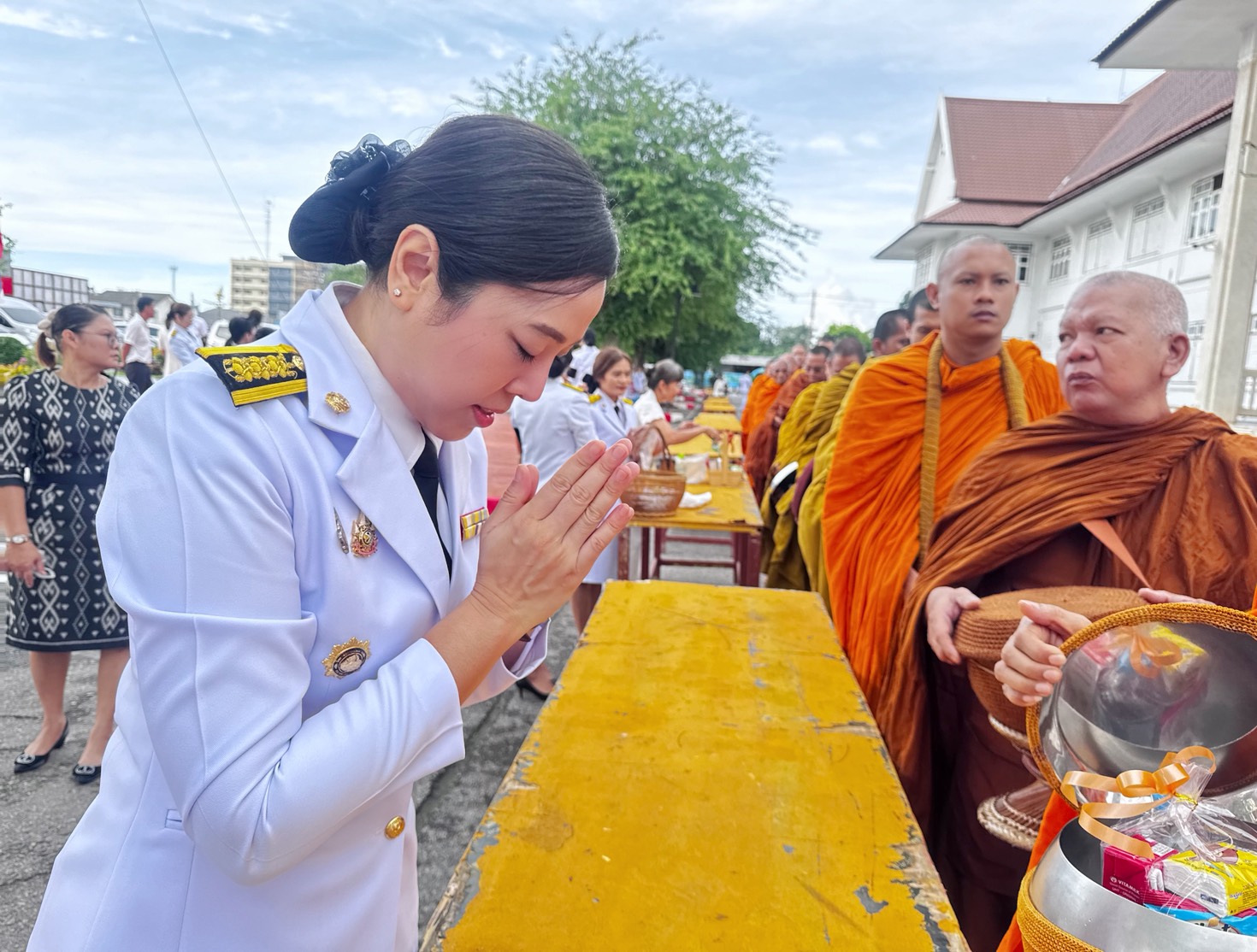 พช.สตูล ร่วมพิธีเจริญพระพุทธมนต์และทำบุญตักบาตรถวายพระกุศล เนื่องในโอกาสฉลองพระชนมายุ ๙๙ พรรษา สมเด็จพระสังฆราชฯ
